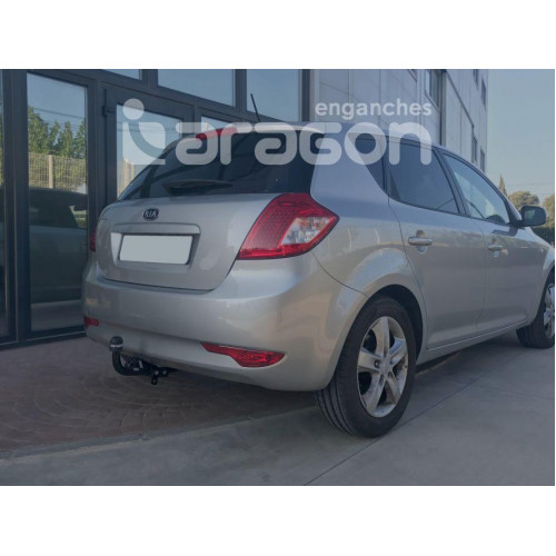 Фаркоп ARAGON на KIA Ceed 2007–2012  Арт. E3009AA (5 двер.)
